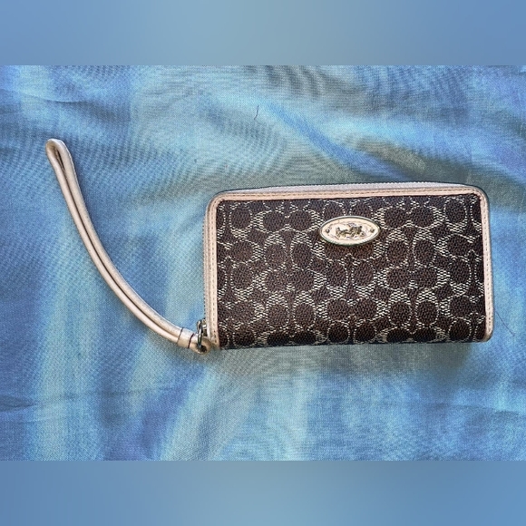 COACH WALET WRIST - Picture 5 of 6